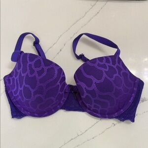Gorgeous Purple Underwire Bra 32DD. (32E)